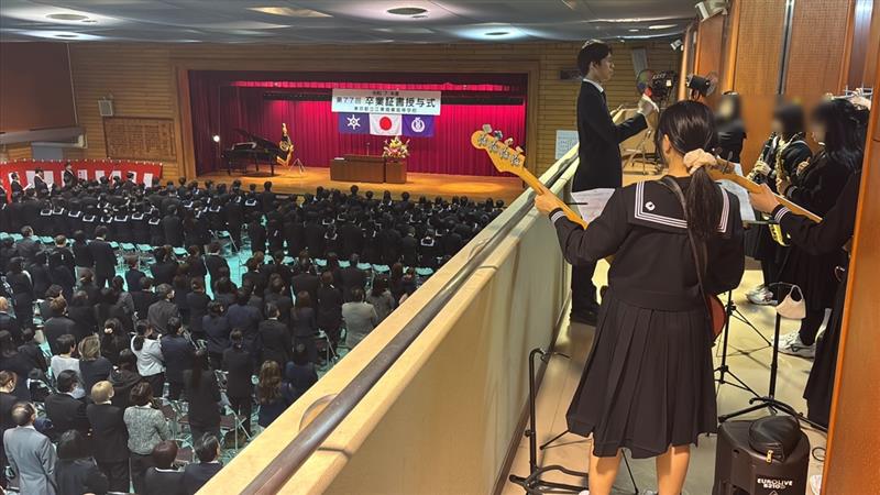 横向き　吹奏楽部